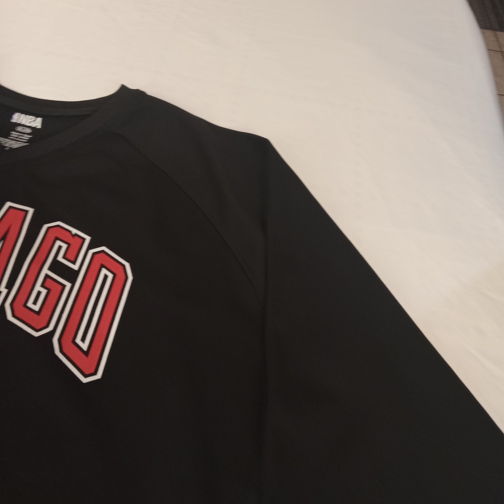 Chicago Bulls Men's Black Long Sleeve Shirt Size XLarge - Picture 3 of 8